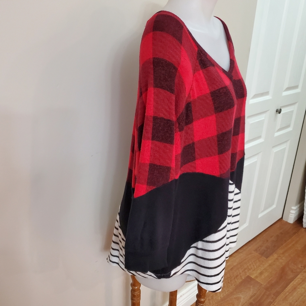 Rickis Red and Black Plaid V-Neck Sweater 1x - Picture 5 of 13